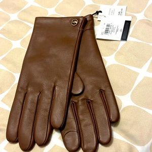 Coach leather gloves